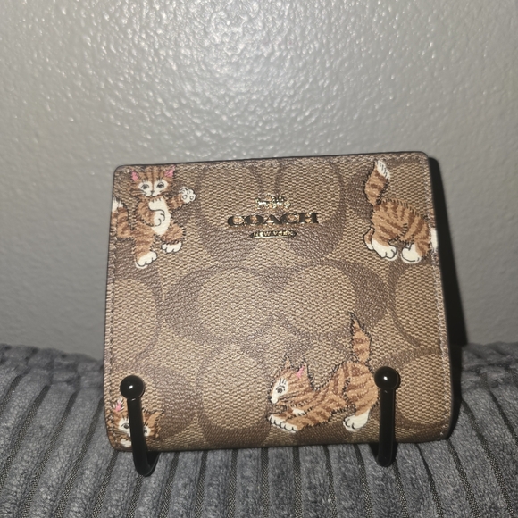 Nwt Coach Signature Kitten Snap Wallet New - Picture 1 of 6